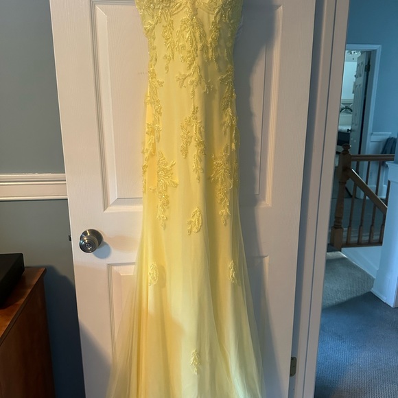 PROM SEASON! Make an offer!
Gorgeous yellow gown - Picture 12 of 13